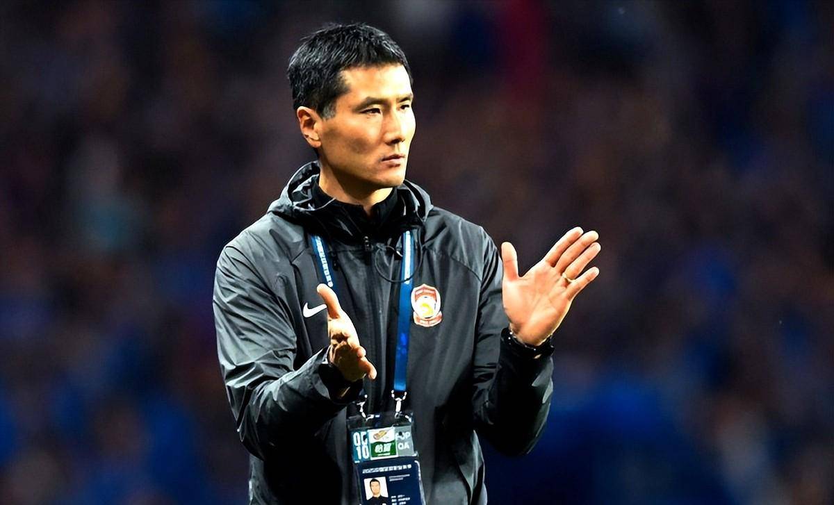 开云体育-主教练换帅,球员士气低落,寻找突破的简单介绍