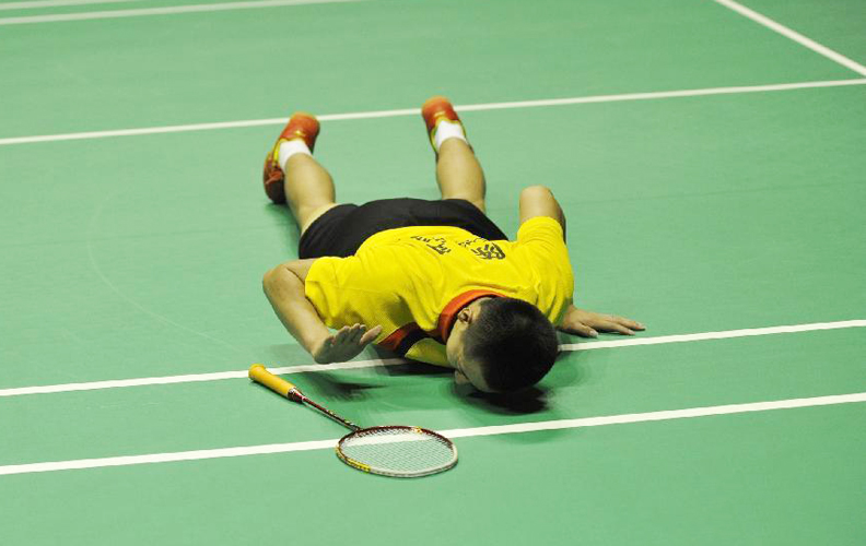 棒球传奇谢幕，球迷泪洒赛场