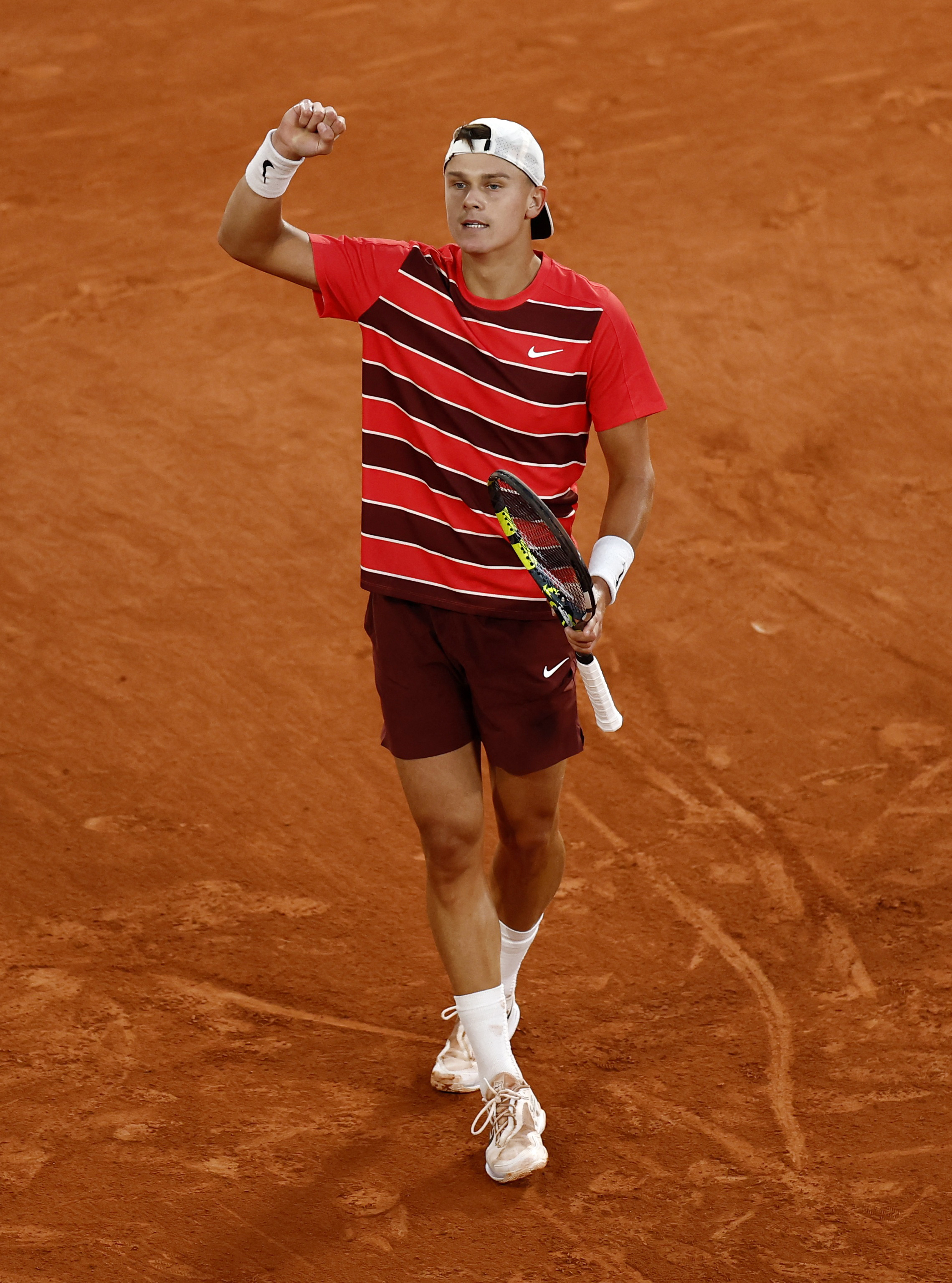 包含冷门频出！网球战况跌宕起伏的词条