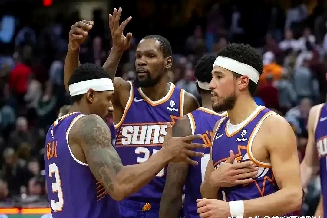 开云sport-马刺完胜北京队,布克统治全场