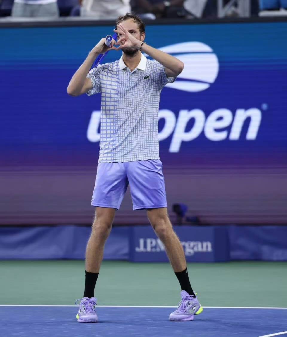 ATP总决赛鏖战美网，蒂姆统治全场