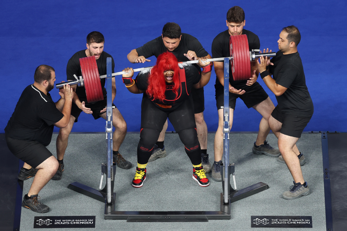 开云体育app-加拿大选手在比赛中表现出色，夺冠