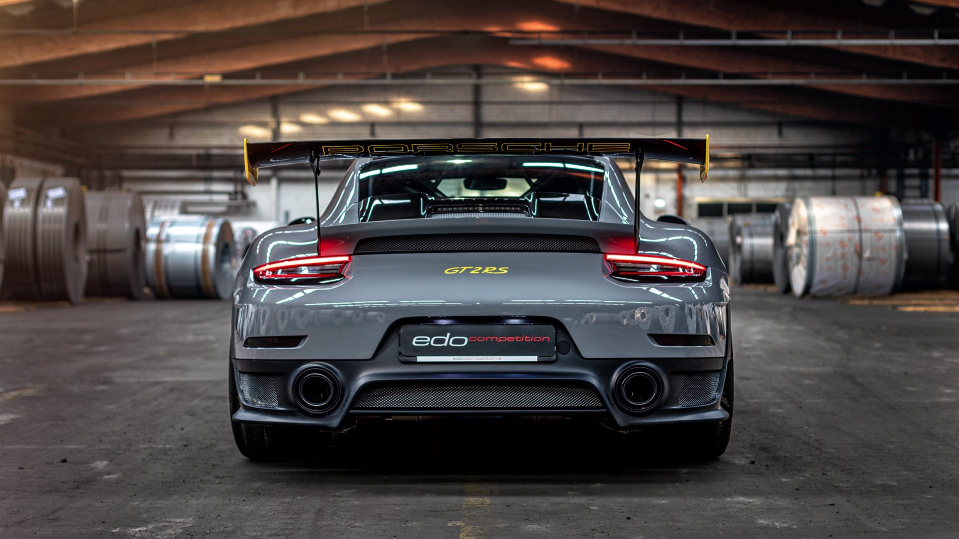 绿茵烽火连浙水,三分箭雨破密城 当足球争冠的齿轮咬合篮球的秒表